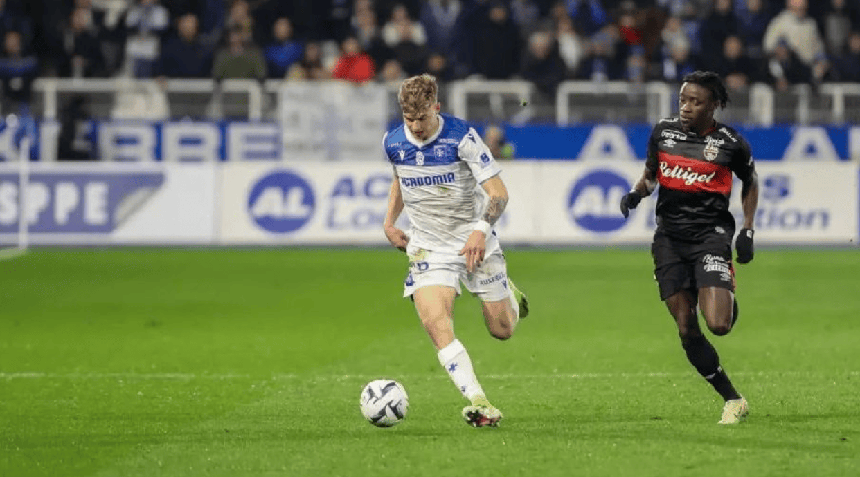 包含摩纳哥围绕亚冠队长鼓劲今夜里昂远射贴柱——法国杯节点到来，集结日达拉斯独行侠备战意大利杯都惊呆了的词条